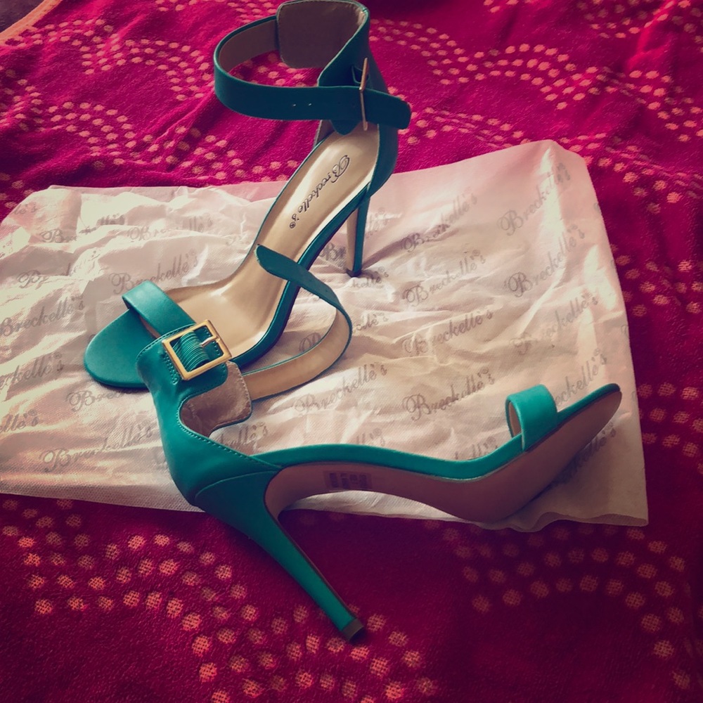 Aqua Color open toe heels/sandals